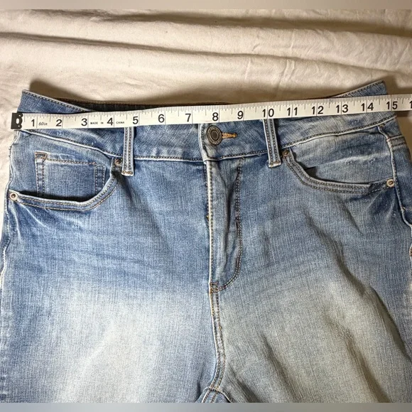 Time and Tru High Rise Skinny Jeans Medium Wash - Picture 5 of 9